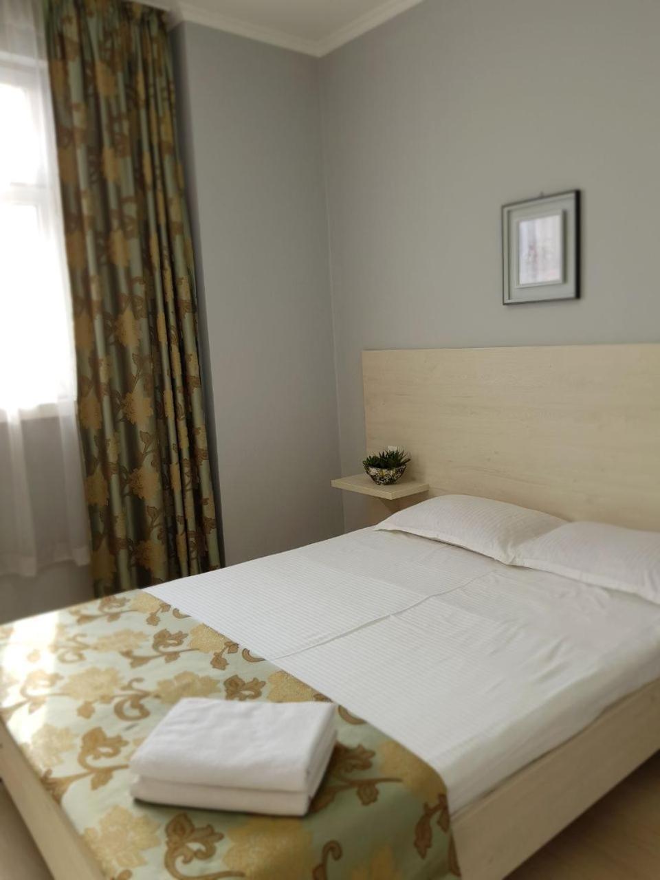 Sky Hotel Biskek Kültér fotó