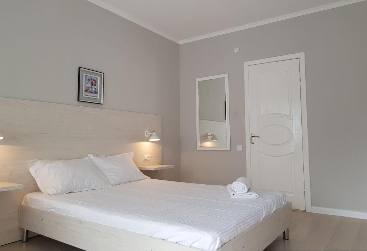 Sky Hotel Biskek Kültér fotó