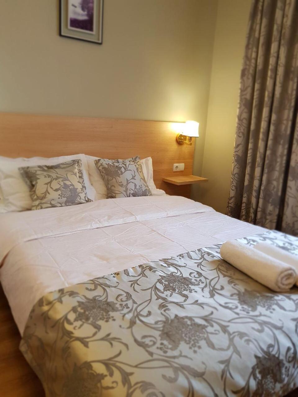 Sky Hotel Biskek Kültér fotó