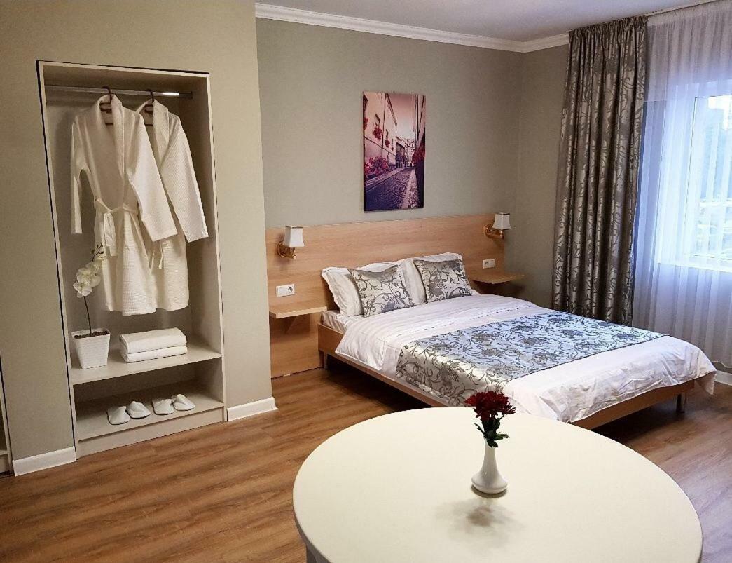 Sky Hotel Biskek Kültér fotó